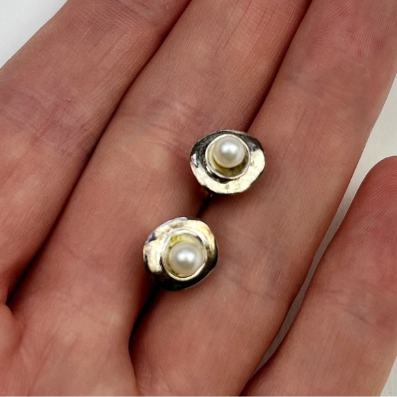 RED ENVELOPE sterling Silver and Pearl Petal Necklace and Earrings Set - Picture 5 of 14